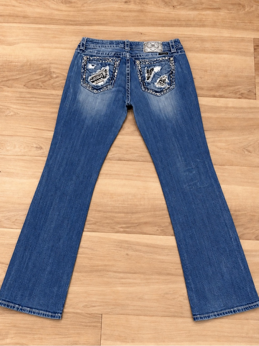 Miss Me Signature Bootcut  33x34 Women’s Embellished Stretch Denim Jeans EUC